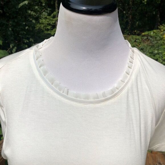 Marled White Top with Ruffled Neck and Bottom Size Small New With Tags - Picture 4 of 11